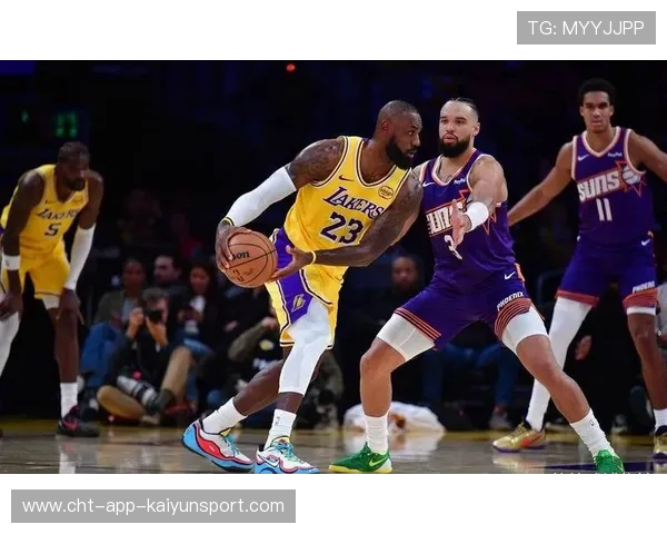 湖人外线起势,三分连续命中反超